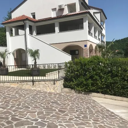 Mariva Apartament *